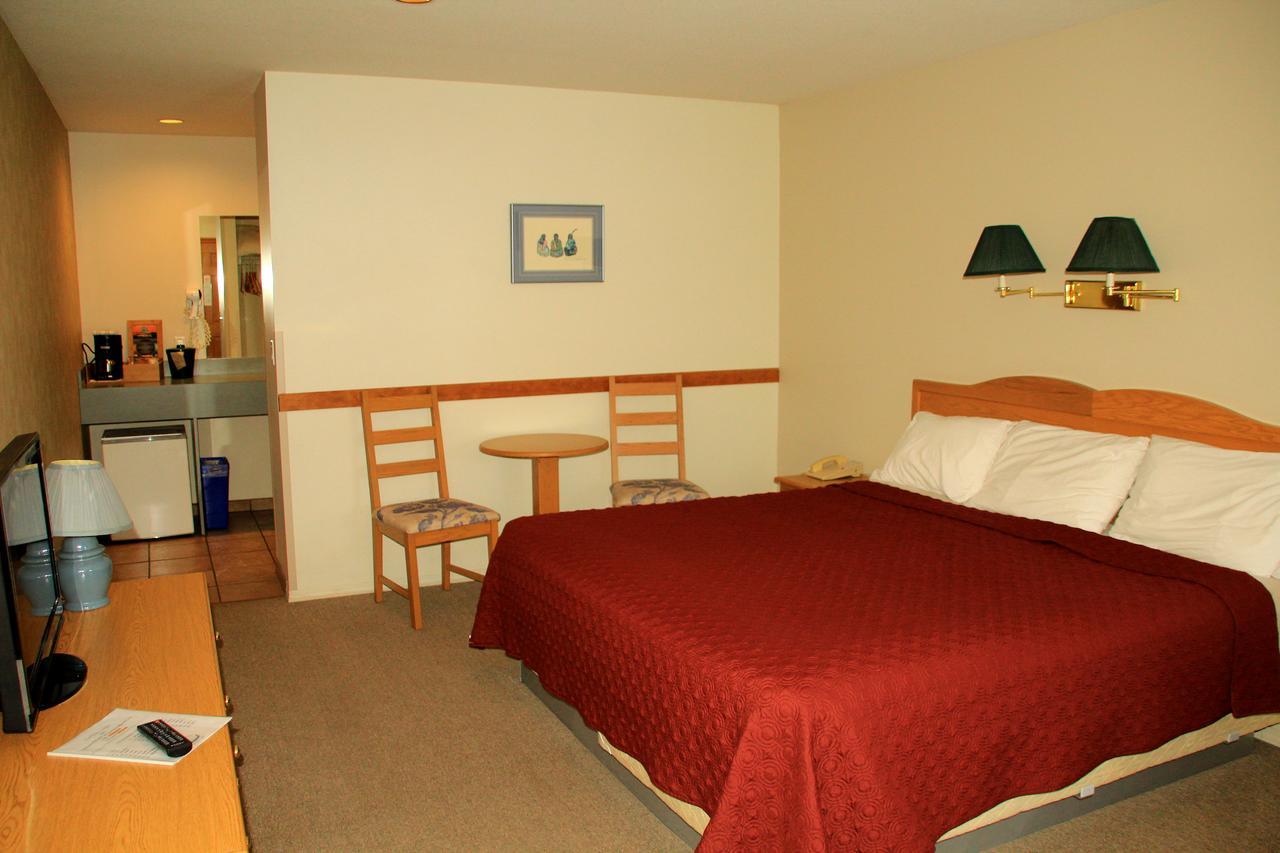 Cariboo Lodge Clinton Exterior foto