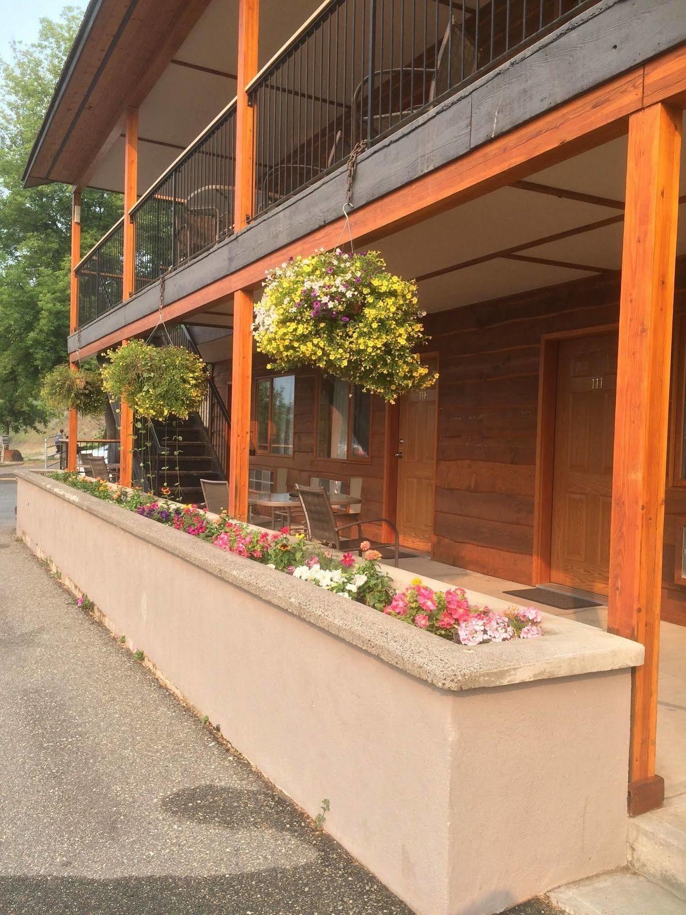 Cariboo Lodge Clinton Exterior foto